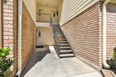 14515 Wunderlich Drive #207