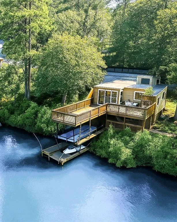 8126 Blacks Bluff Road SW Cave Spring, GA 30124