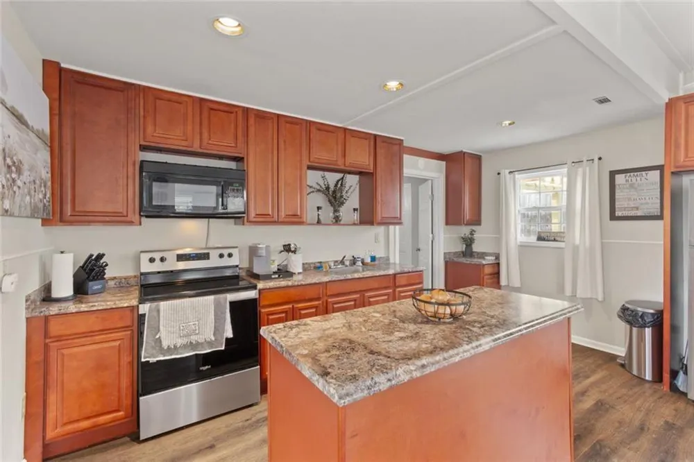 8126 Blacks Bluff Road SW Cave Spring, GA 30124