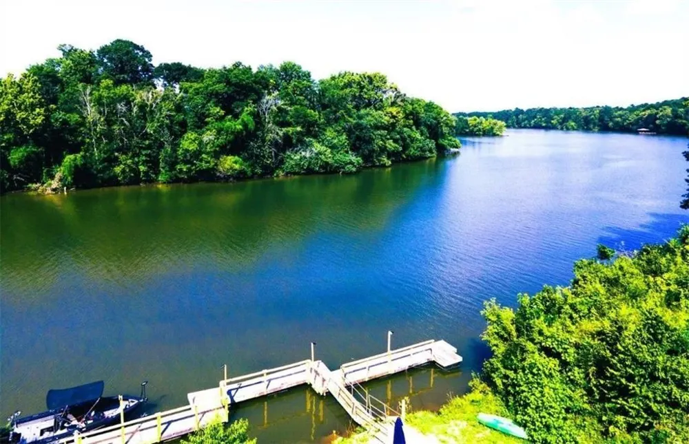 8126 Blacks Bluff Road SW Cave Spring, GA 30124