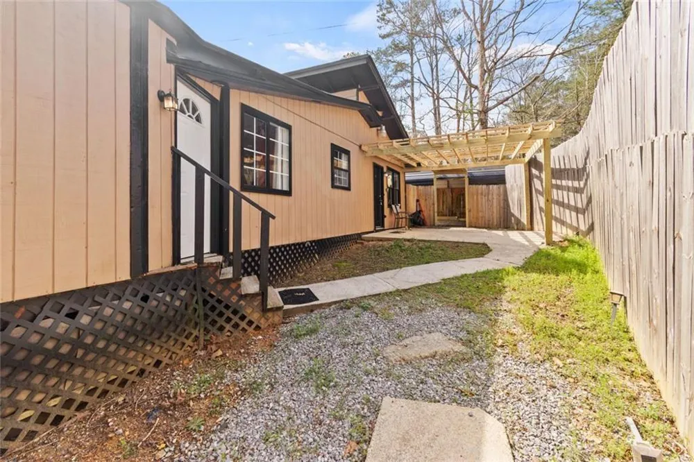 8126 Blacks Bluff Road SW Cave Spring, GA 30124