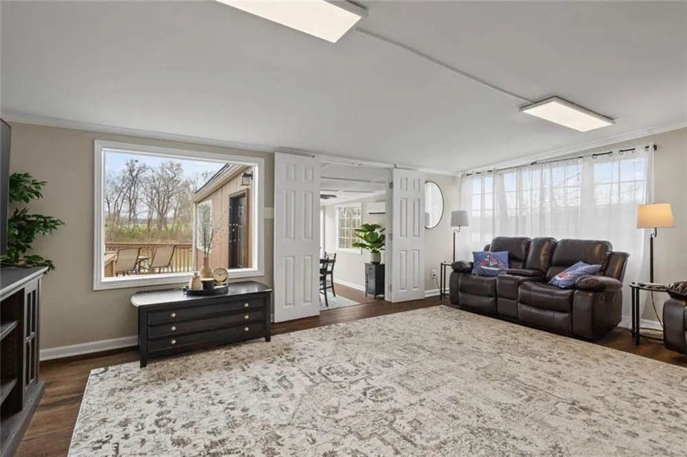 8126 Blacks Bluff Road SW Cave Spring, GA 30124