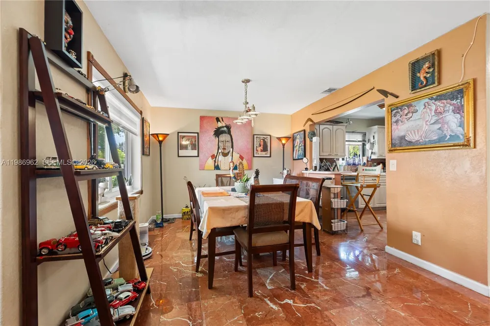 720 NW 4th St Hallandale Beach, FL 33009