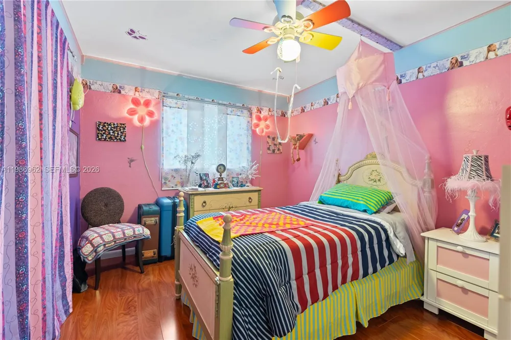 720 NW 4th St Hallandale Beach, FL 33009