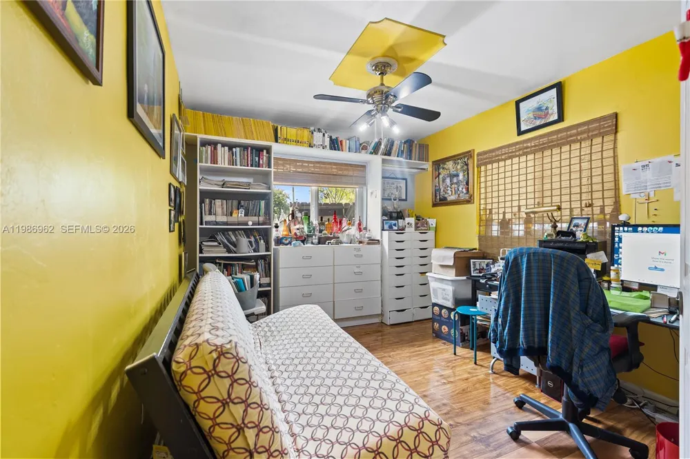 720 NW 4th St Hallandale Beach, FL 33009