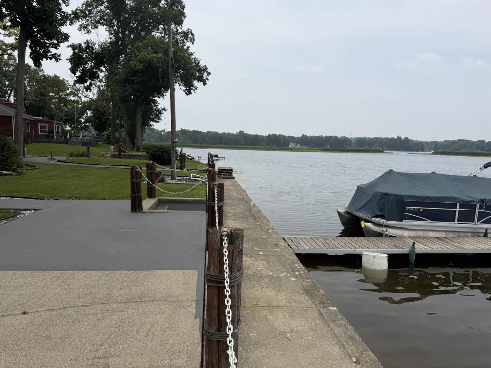 2454 Oakwood Drive Jefferson Township, MI 49242