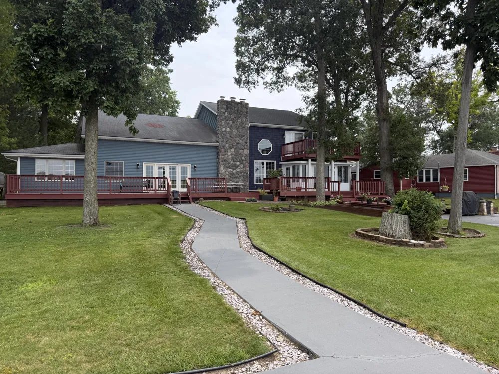 2454 Oakwood Drive Jefferson Township, MI 49242