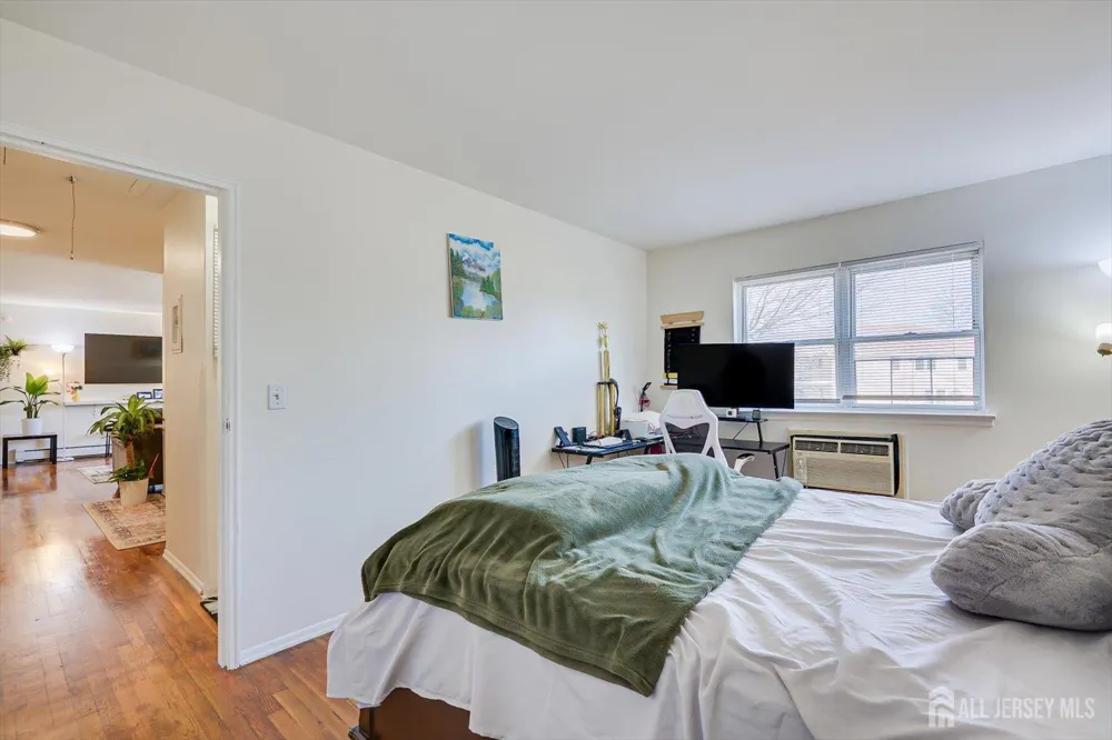 55 Gill Lane #32 Iselin, NJ 08830