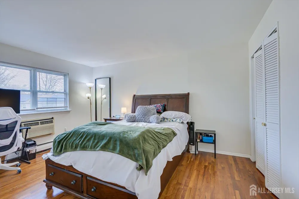 55 Gill Lane #32 Iselin, NJ 08830