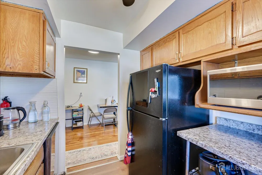 55 Gill Lane #32 Iselin, NJ 08830