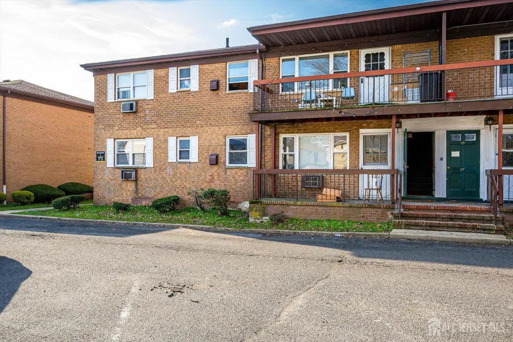 55 Gill Lane #32 Iselin, NJ 08830