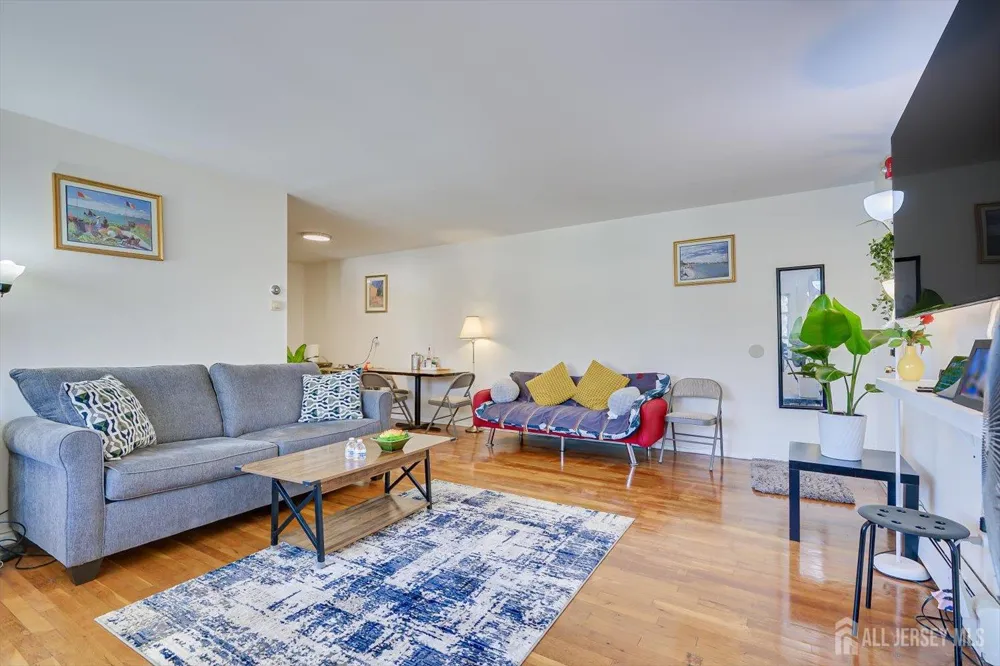 55 Gill Lane #32 Iselin, NJ 08830