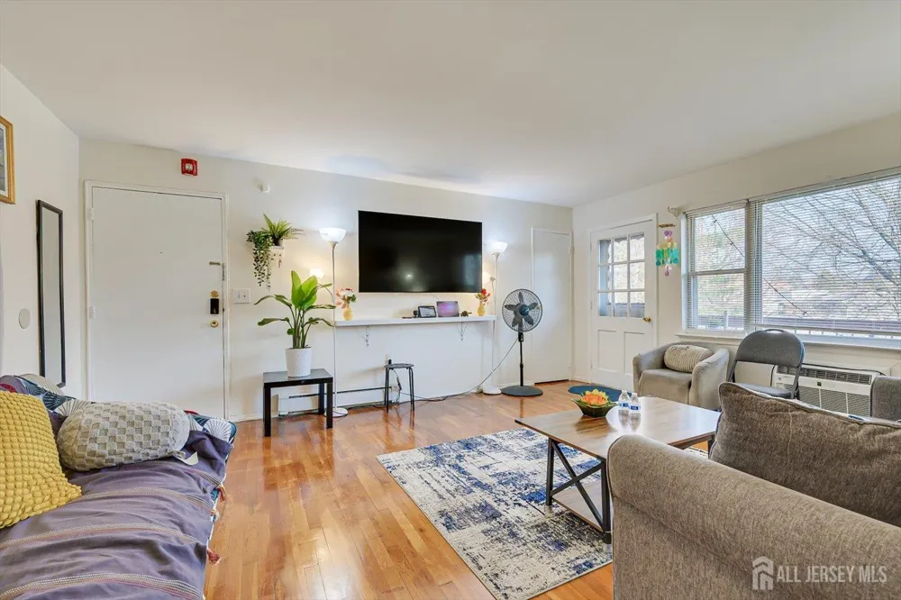 55 Gill Lane #32 Iselin, NJ 08830