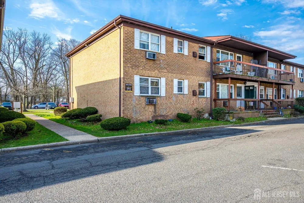 55 Gill Lane #32 Iselin, NJ 08830