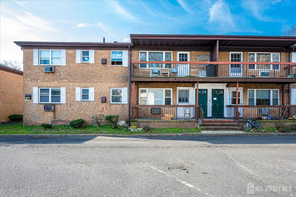 55 Gill Lane #32 Iselin, NJ 08830