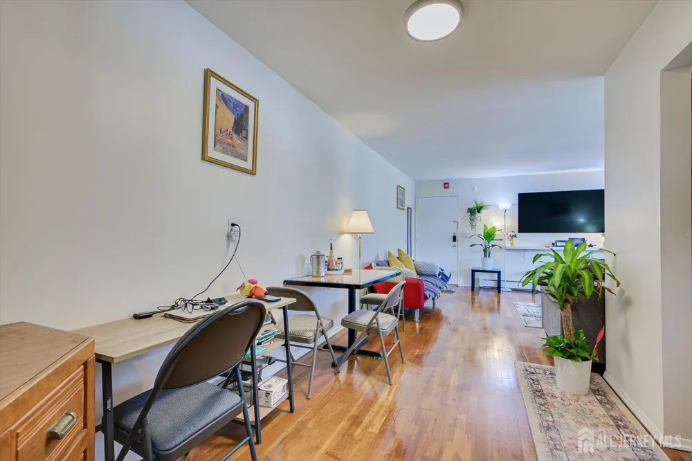 55 Gill Lane #32 Iselin, NJ 08830