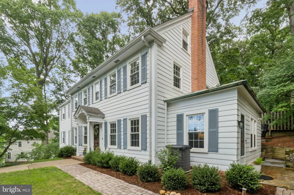 1805 ARMY NAVY DRIVE Arlington, VA 22202