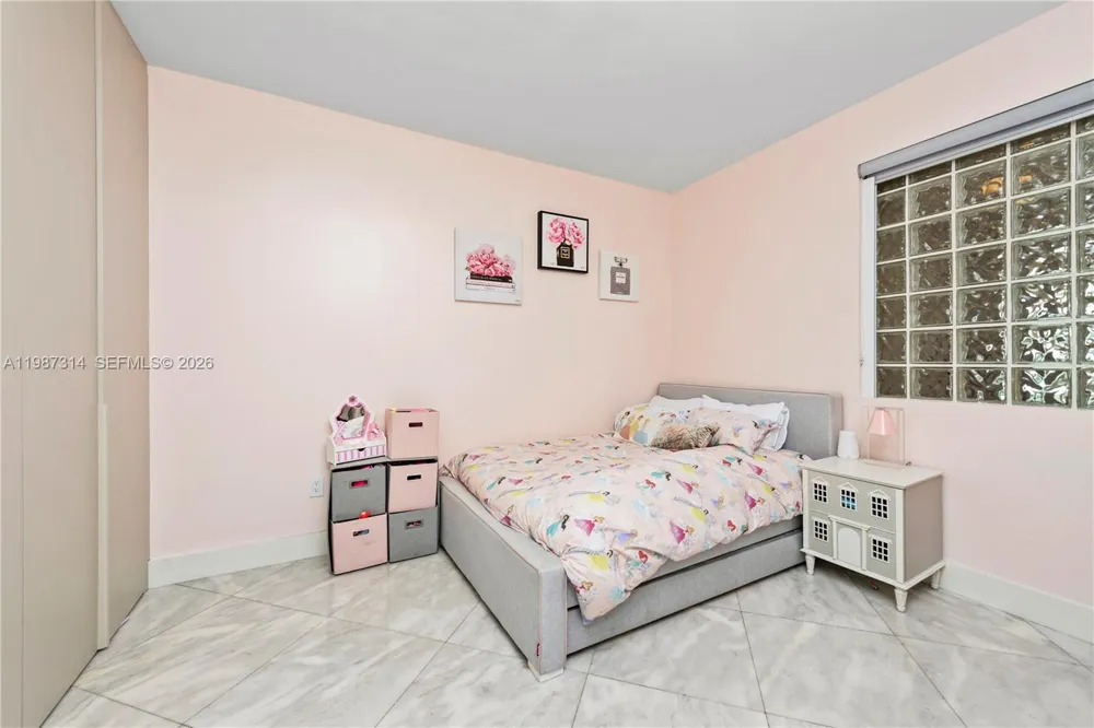 3330 NE 190th St #1715 Aventura, FL 33180