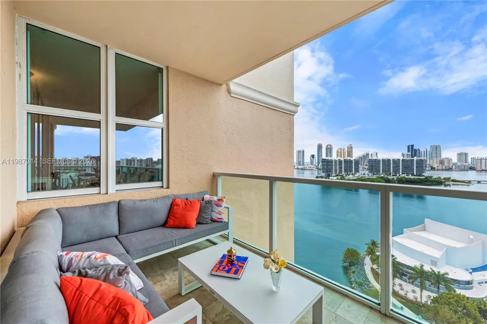 3330 NE 190th St #1715 Aventura, FL 33180