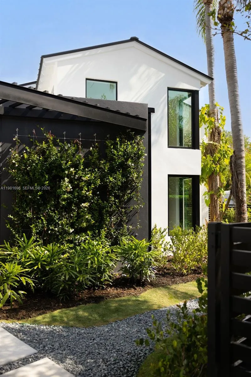 1701 Micanopy Ave Coconut Grove, FL 33133