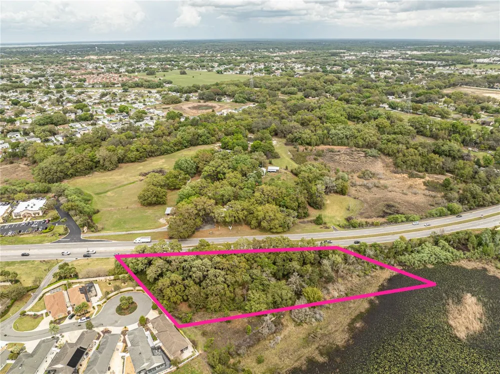 8769 E COUNTY ROAD 466 Lady Lake, FL 32162