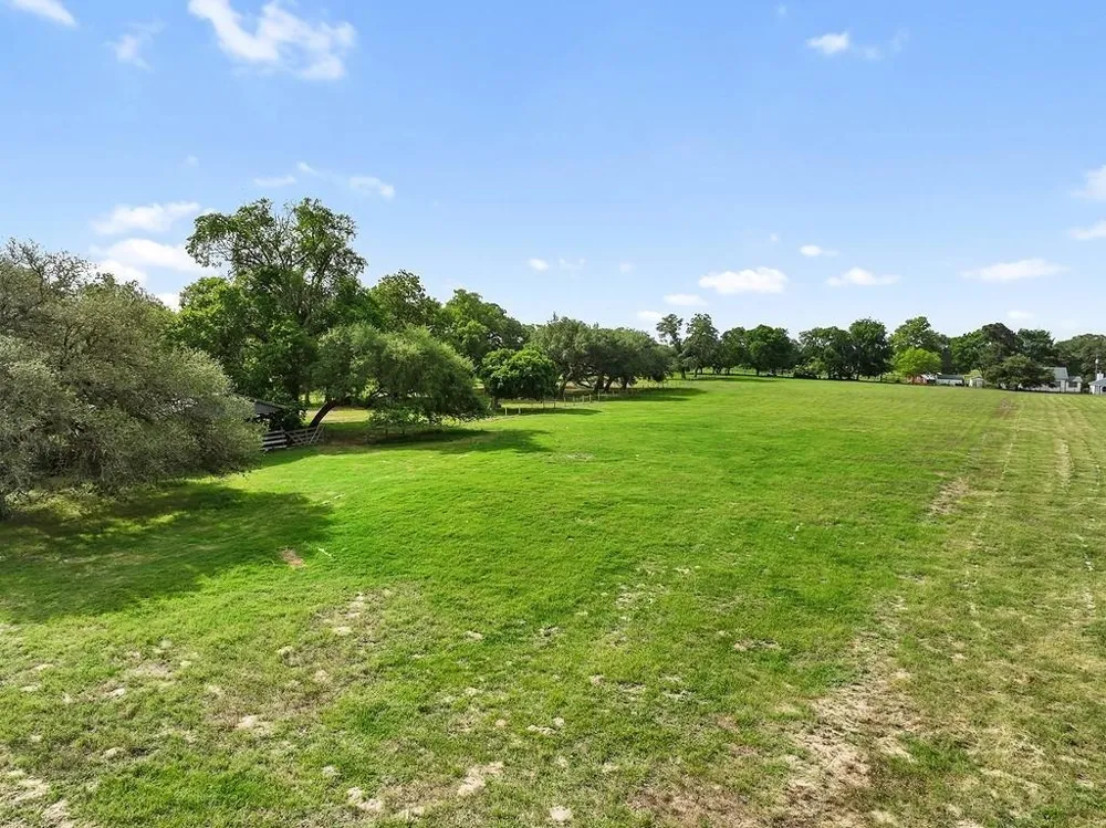 1 Fm 957 Schulenburg, TX 78956