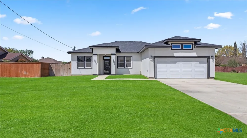 8511 Ventura Boulevard Selma, TX 78154