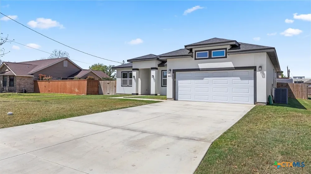 8511 Ventura Boulevard Selma, TX 78154
