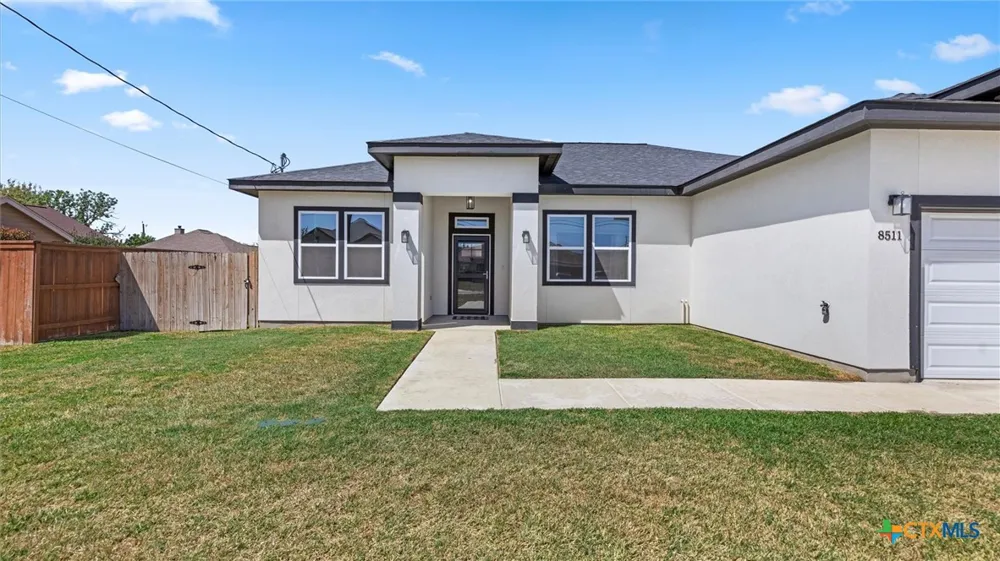 8511 Ventura Boulevard Selma, TX 78154