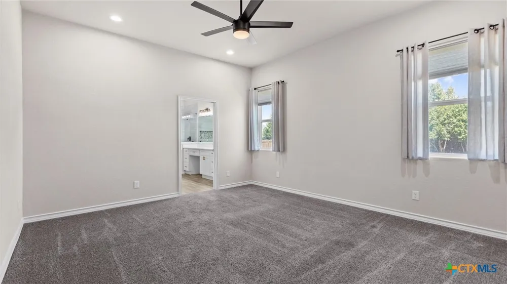 8511 Ventura Boulevard Selma, TX 78154