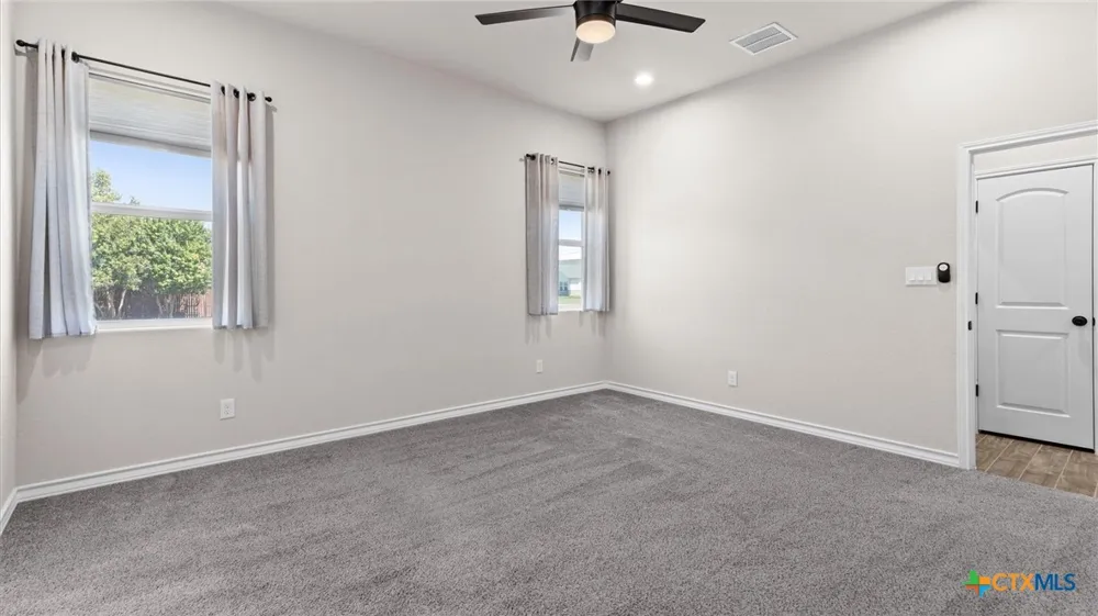 8511 Ventura Boulevard Selma, TX 78154