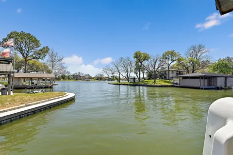 2210 Fredwoods Drive