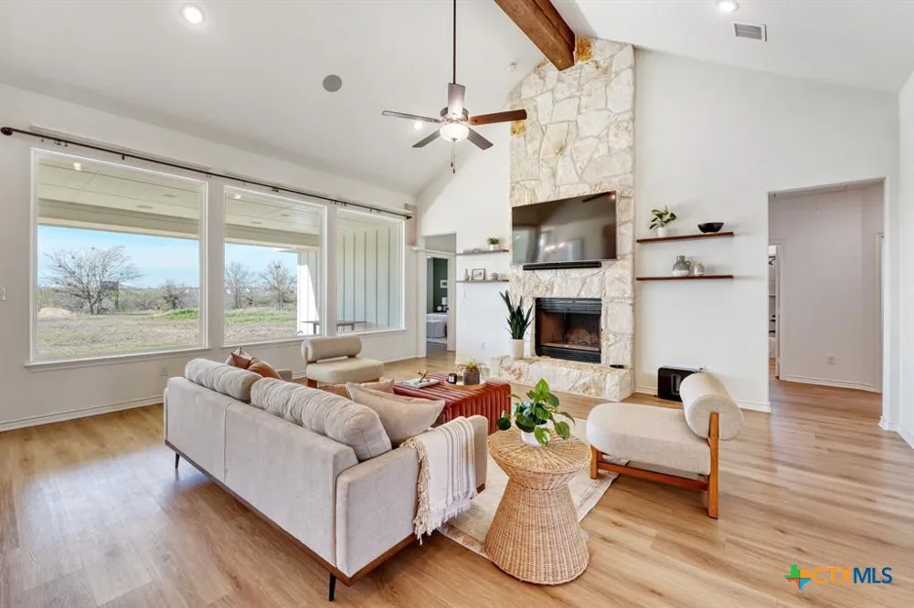 1642 Scull Road San Marcos, TX 78666