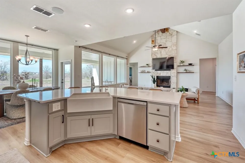 1642 Scull Road San Marcos, TX 78666