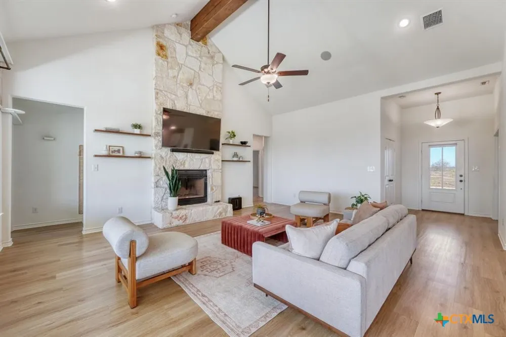 1642 Scull Road San Marcos, TX 78666