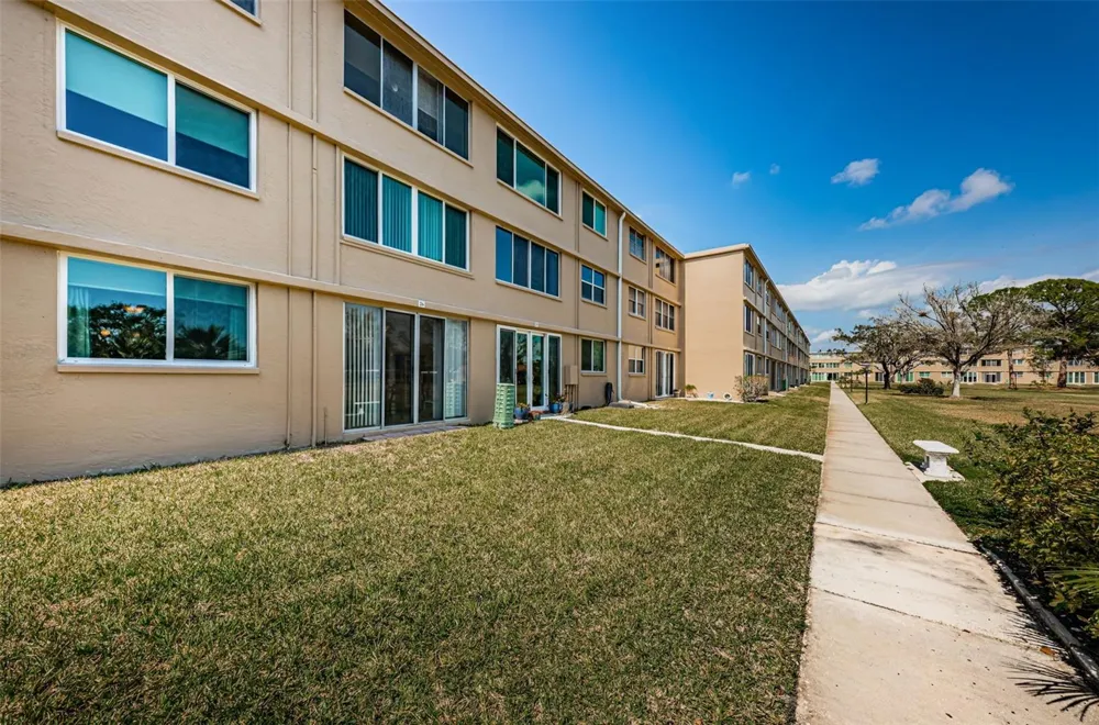 4915 BAY STREET NE #126 St Petersburg, FL 33703