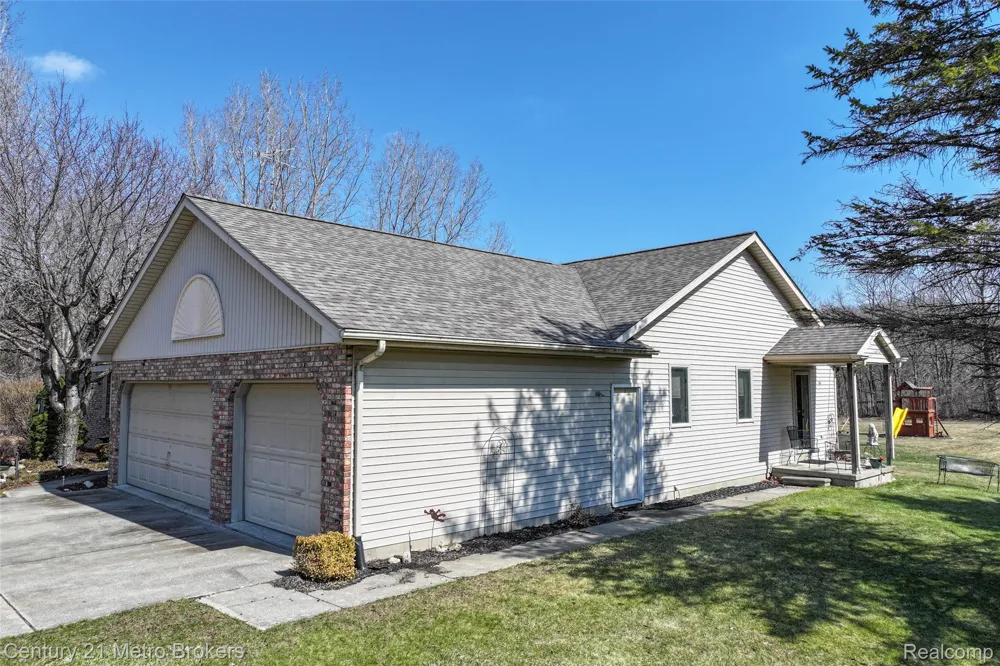 5464 Seymour Road Flushing Charter Township, MI 48433