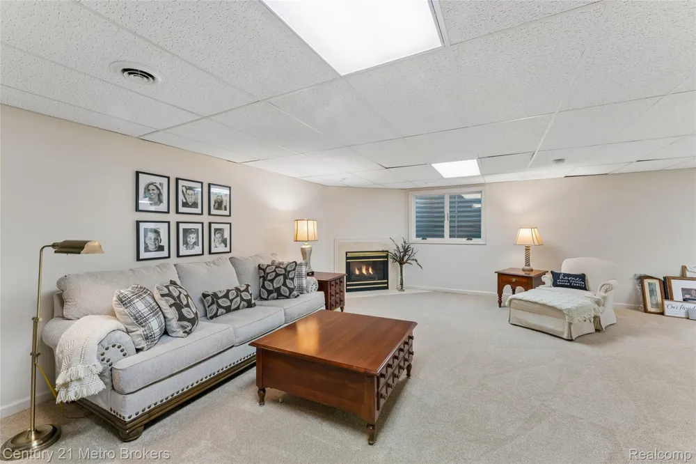 5464 Seymour Road Flushing Charter Township, MI 48433