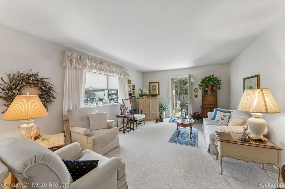 5464 Seymour Road Flushing Charter Township, MI 48433