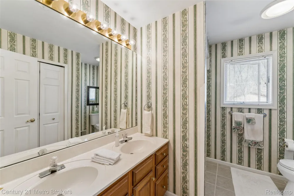 5464 Seymour Road Flushing Charter Township, MI 48433