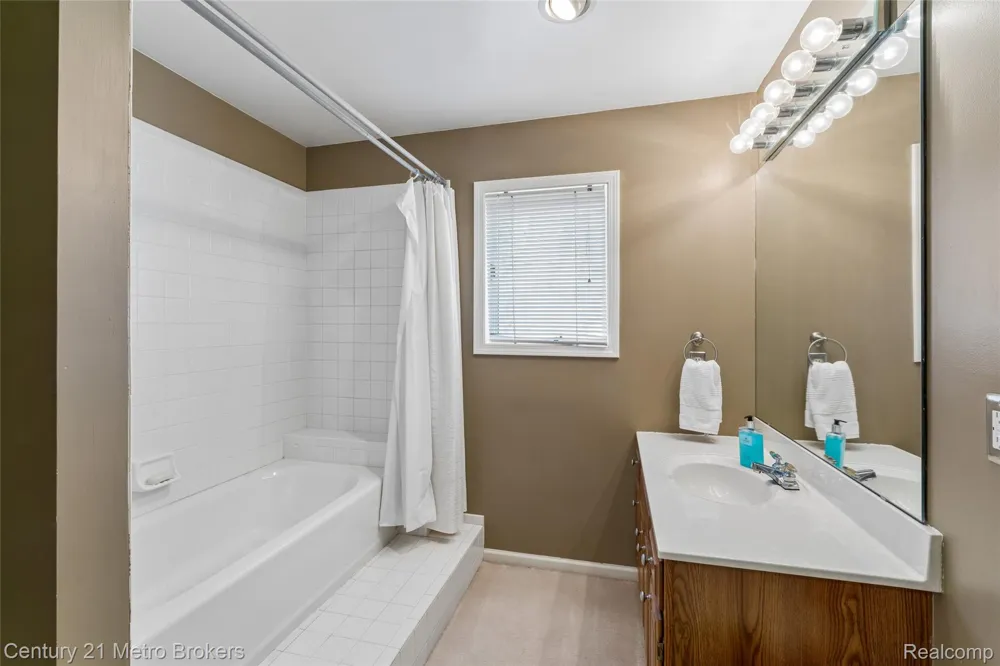 5464 Seymour Road Flushing Charter Township, MI 48433