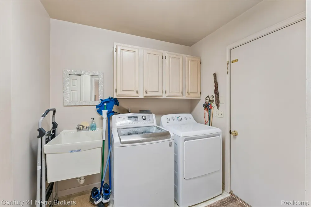 5464 Seymour Road Flushing Charter Township, MI 48433