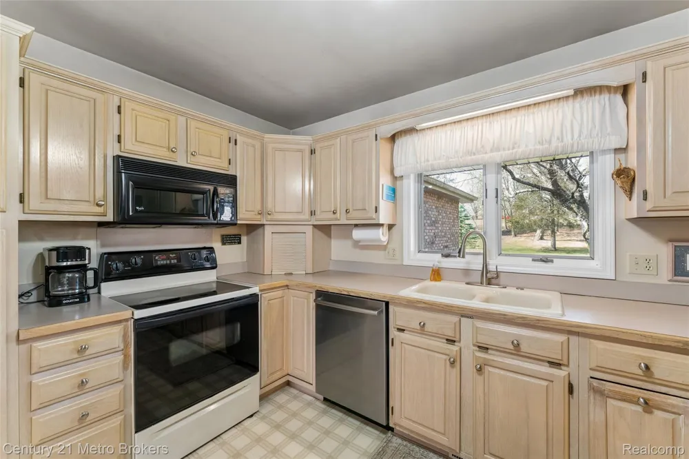 5464 Seymour Road Flushing Charter Township, MI 48433