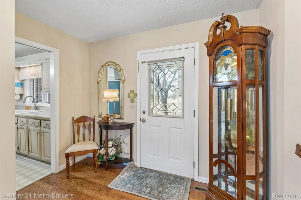 5464 Seymour Road Flushing Charter Township, MI 48433