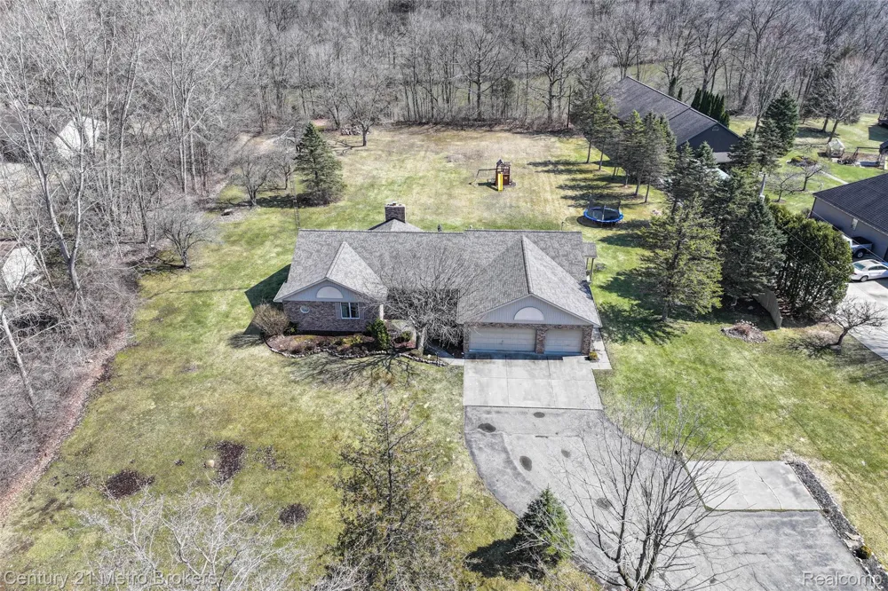 5464 Seymour Road Flushing Charter Township, MI 48433
