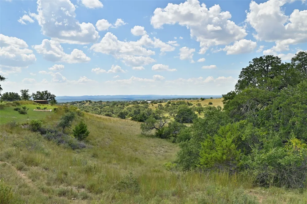 75 Summit Ledge Drive Johnson City, TX 78636