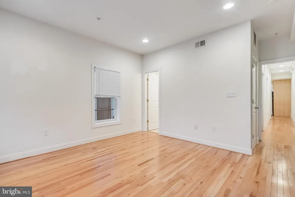 2307 18TH STREET NW Washington, DC 20009