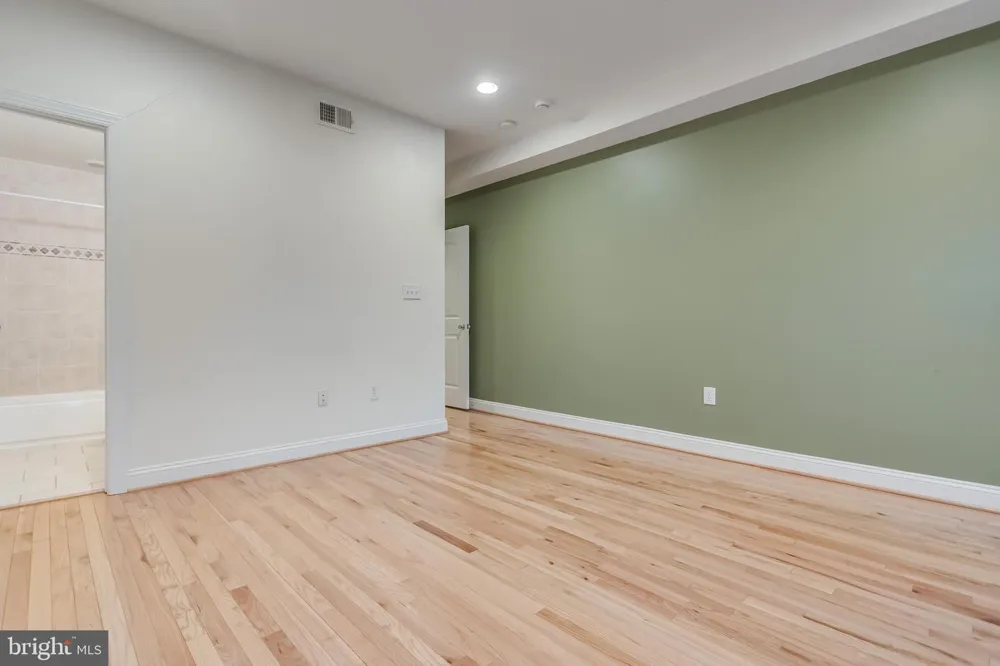 2307 18TH STREET NW Washington, DC 20009