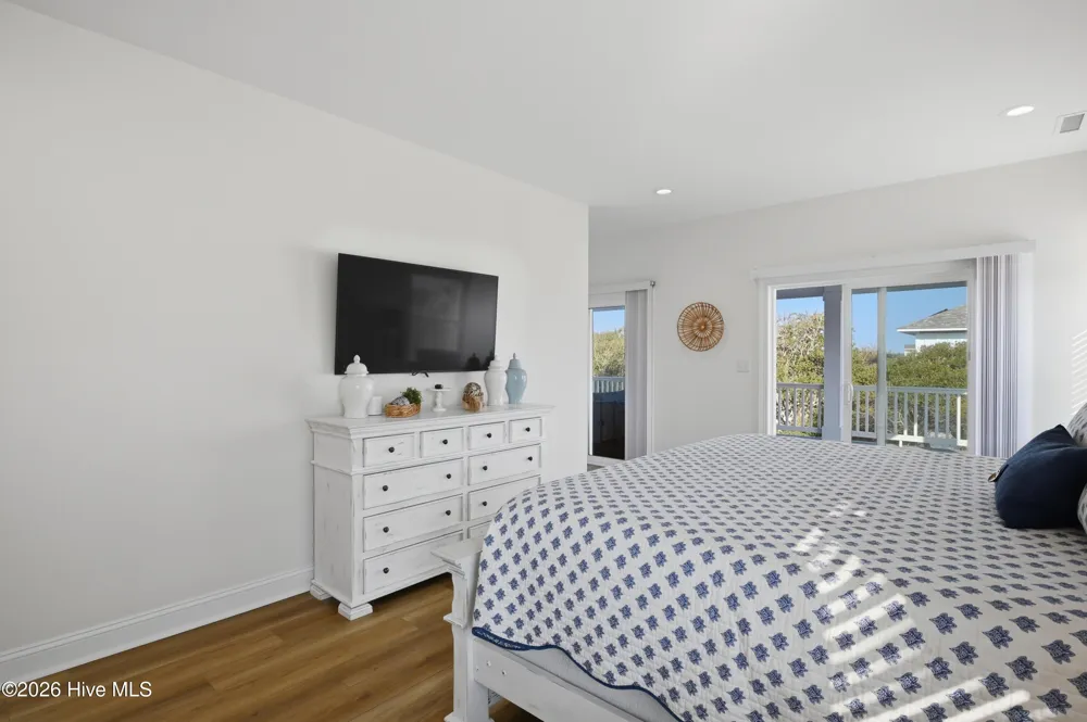 1617 S Shore Drive Surf City, NC 28445