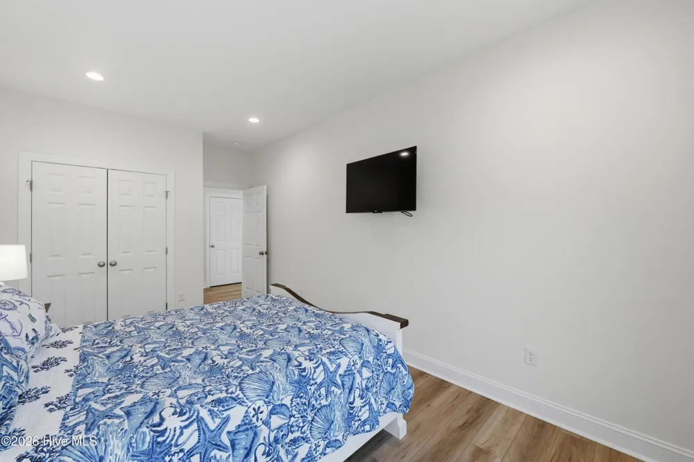 1617 S Shore Drive Surf City, NC 28445